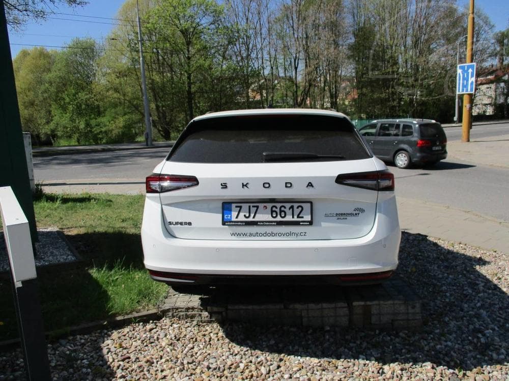 2025 Škoda SUPERB - 16