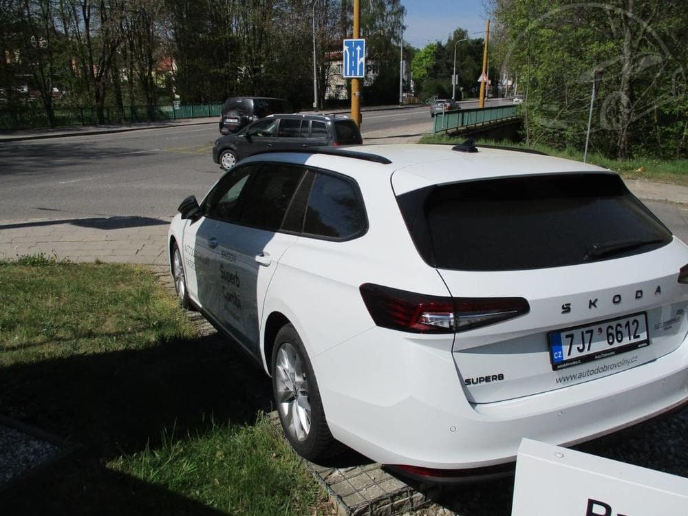 2025 Škoda SUPERB - 19