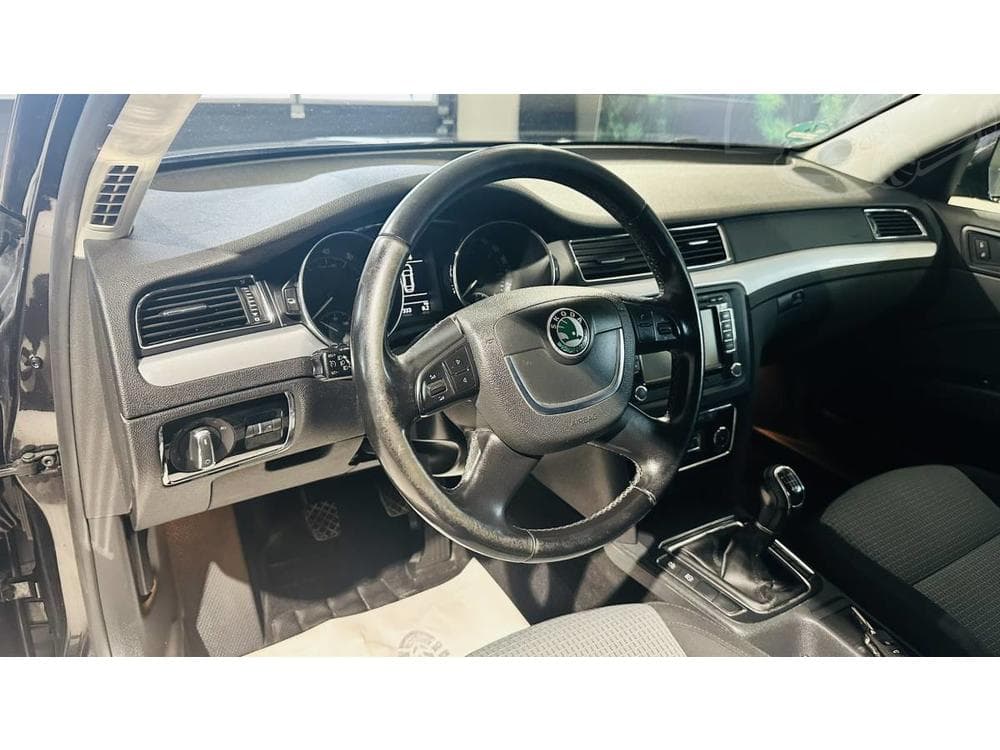 2010 Škoda SUPERB - 8
