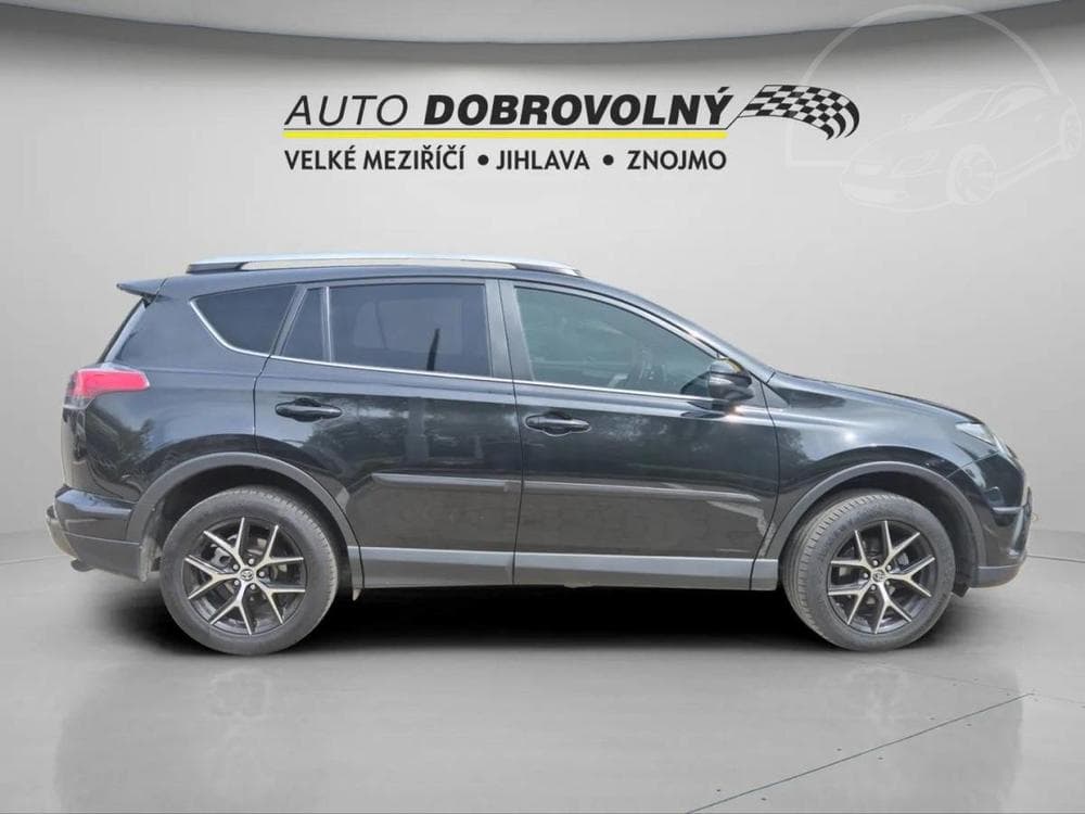 2017 Toyota RAV4 - 25