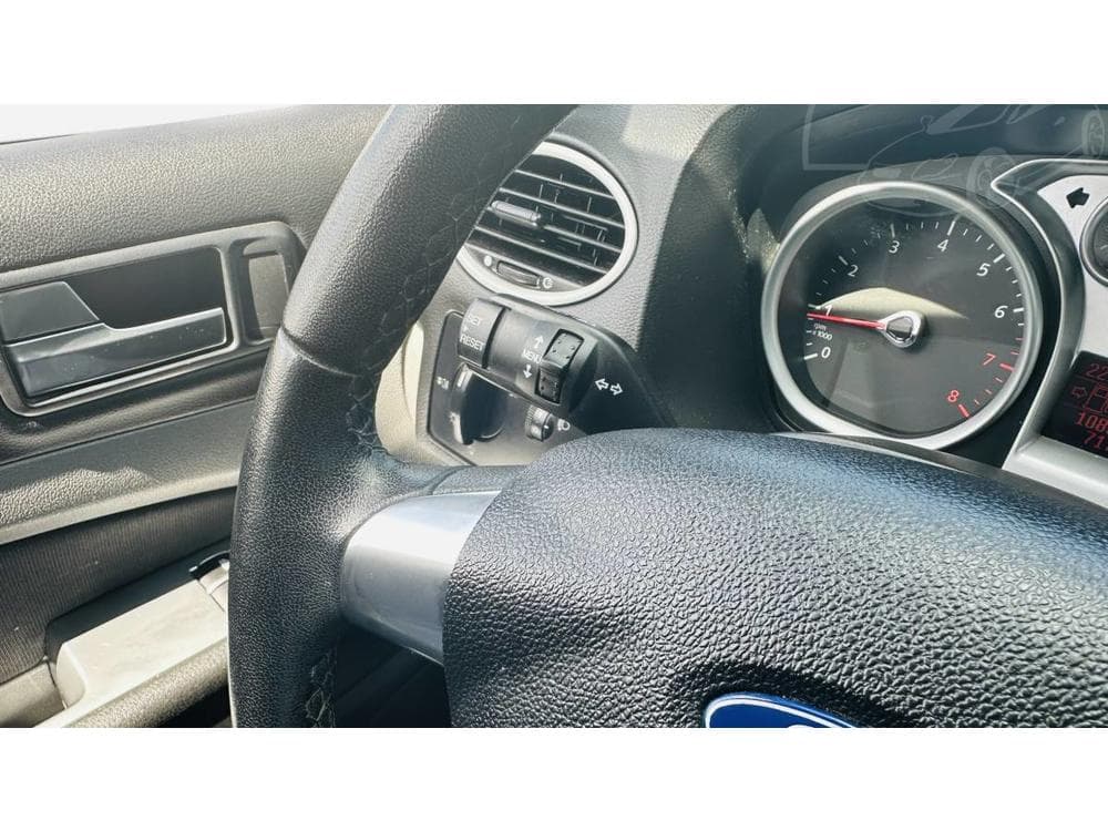 2010 Ford FOCUS - 10