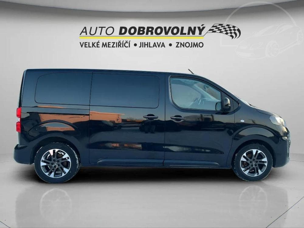 2022 Opel Zafira - 10