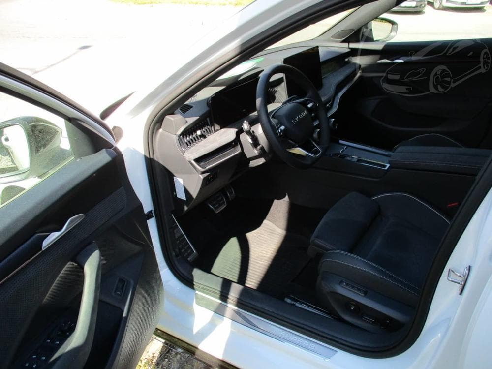 2025 Škoda SUPERB - 28