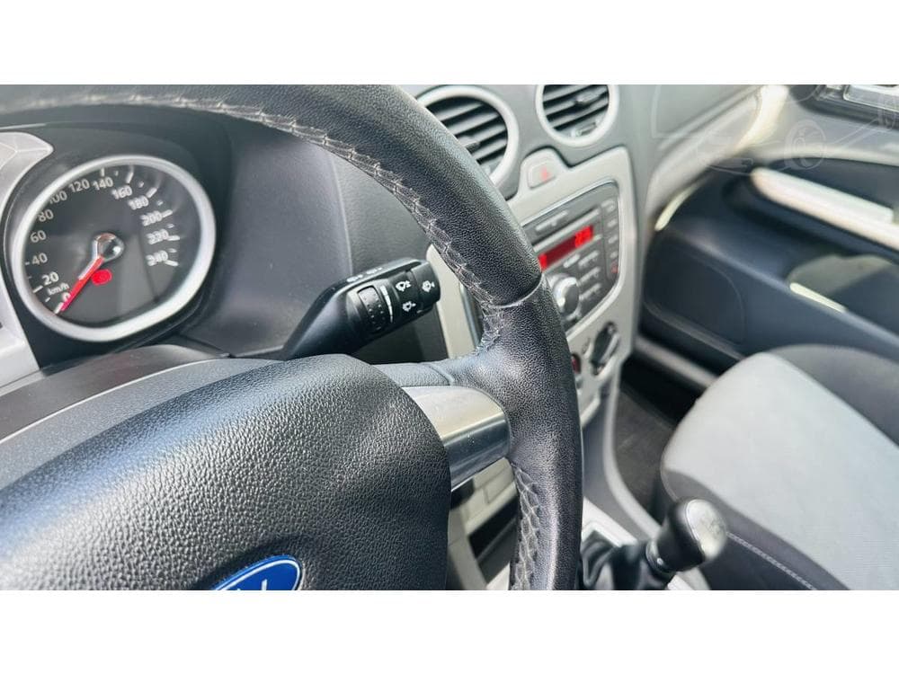 2010 Ford FOCUS - 11