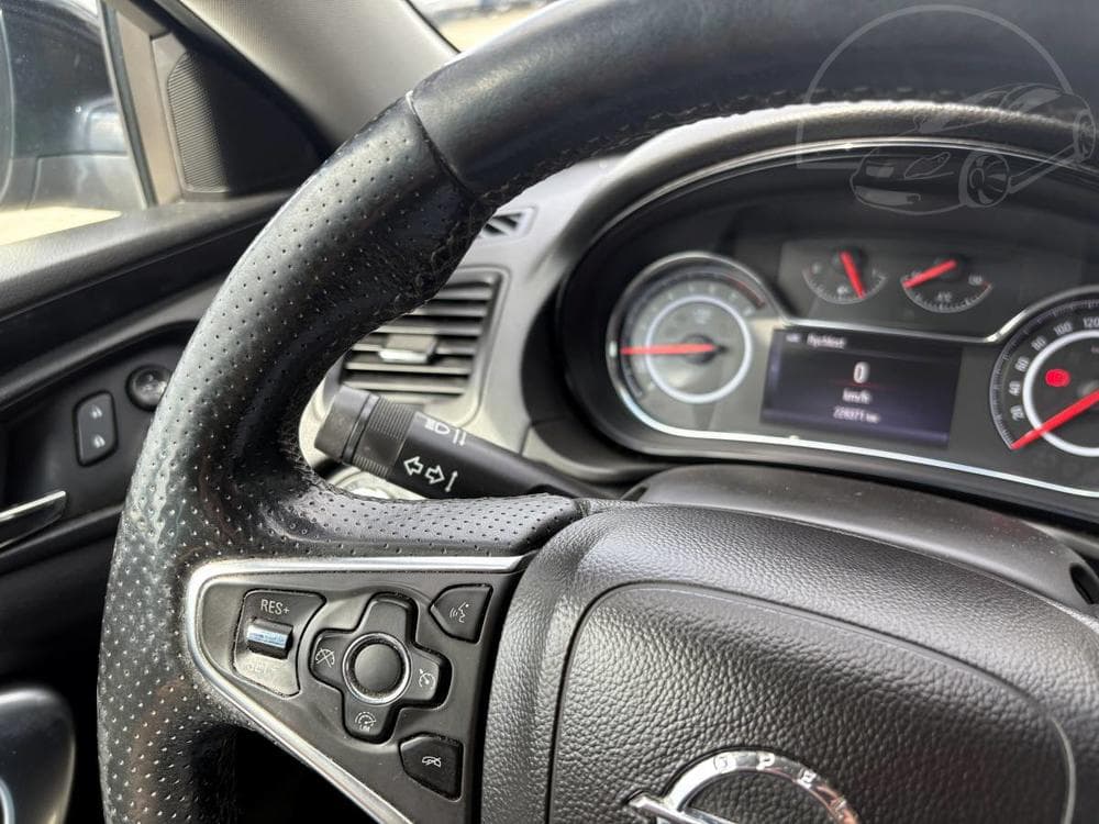 2015 Opel INSIGNIA - 11
