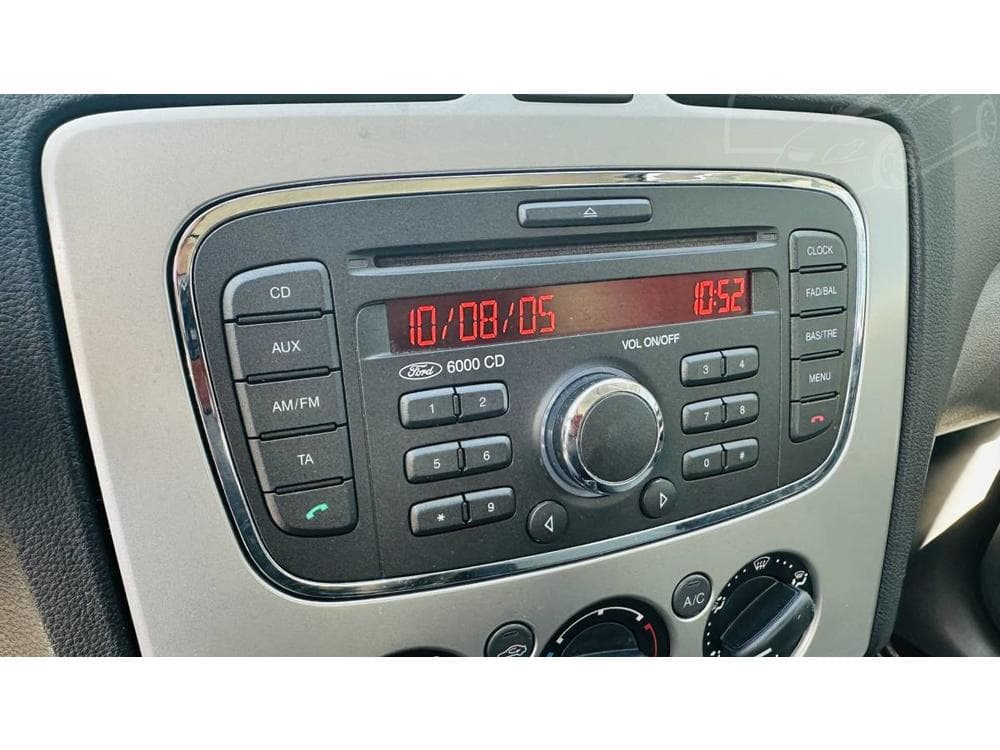 2010 Ford FOCUS - 13
