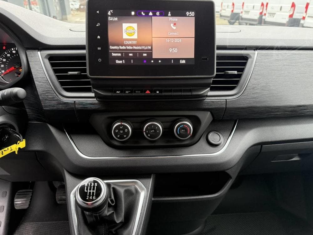 2024 Renault Trafic - 40