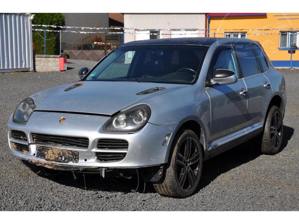 Porsche Cayenne 4.5i V8 250kW