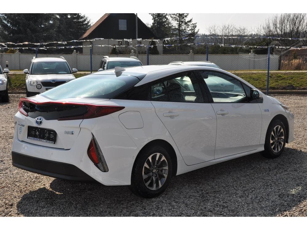 2019 Toyota Prius - 3
