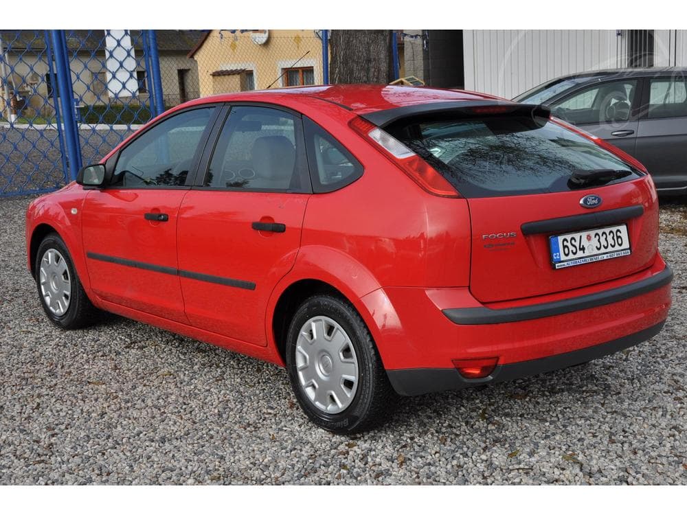 2005 Ford FOCUS - 4