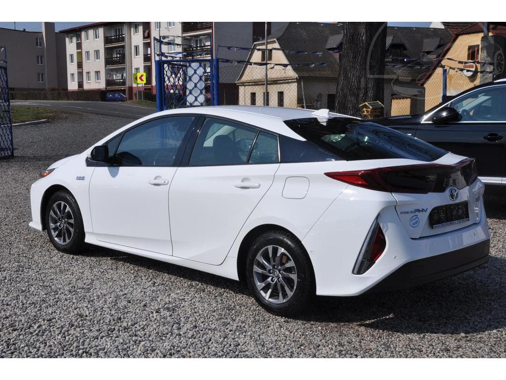 2019 Toyota Prius - 4