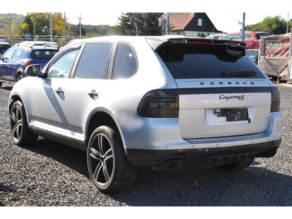 2004 Porsche CAYENNE - 4