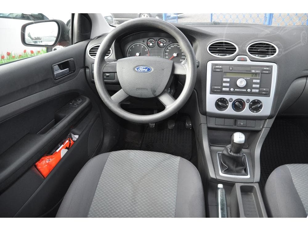 2005 Ford FOCUS - 5