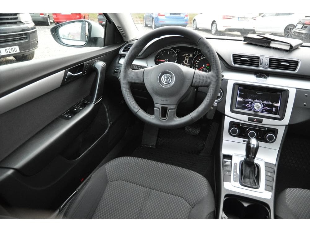2013 Volkswagen PASSAT - 5