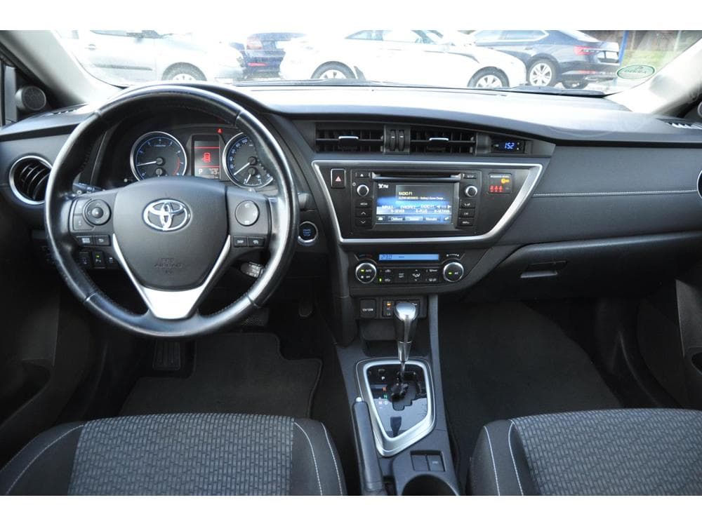 2015 Toyota Auris - 5