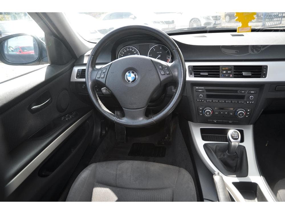 2012 BMW 3-SERIES - 9