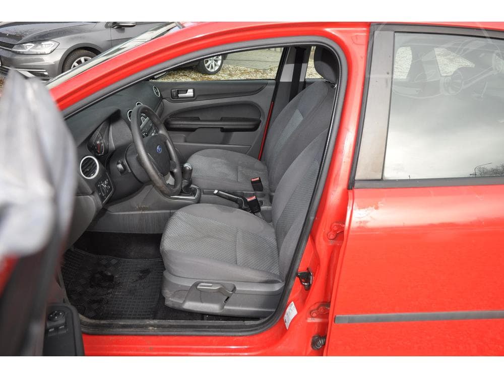2005 Ford FOCUS - 6