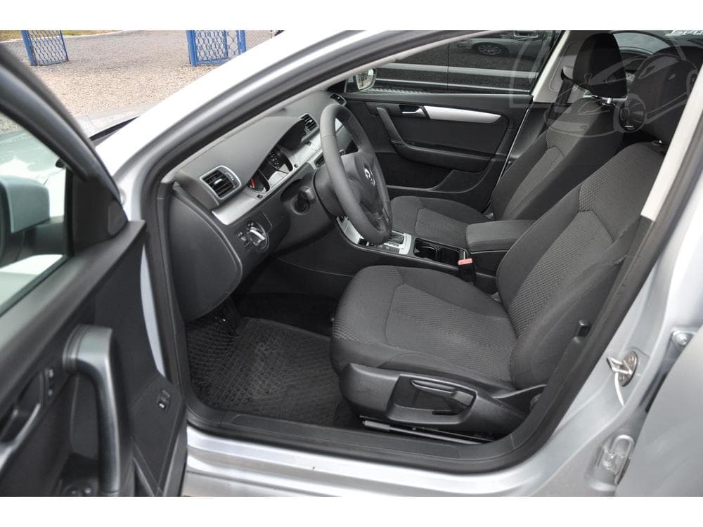 2013 Volkswagen PASSAT - 6