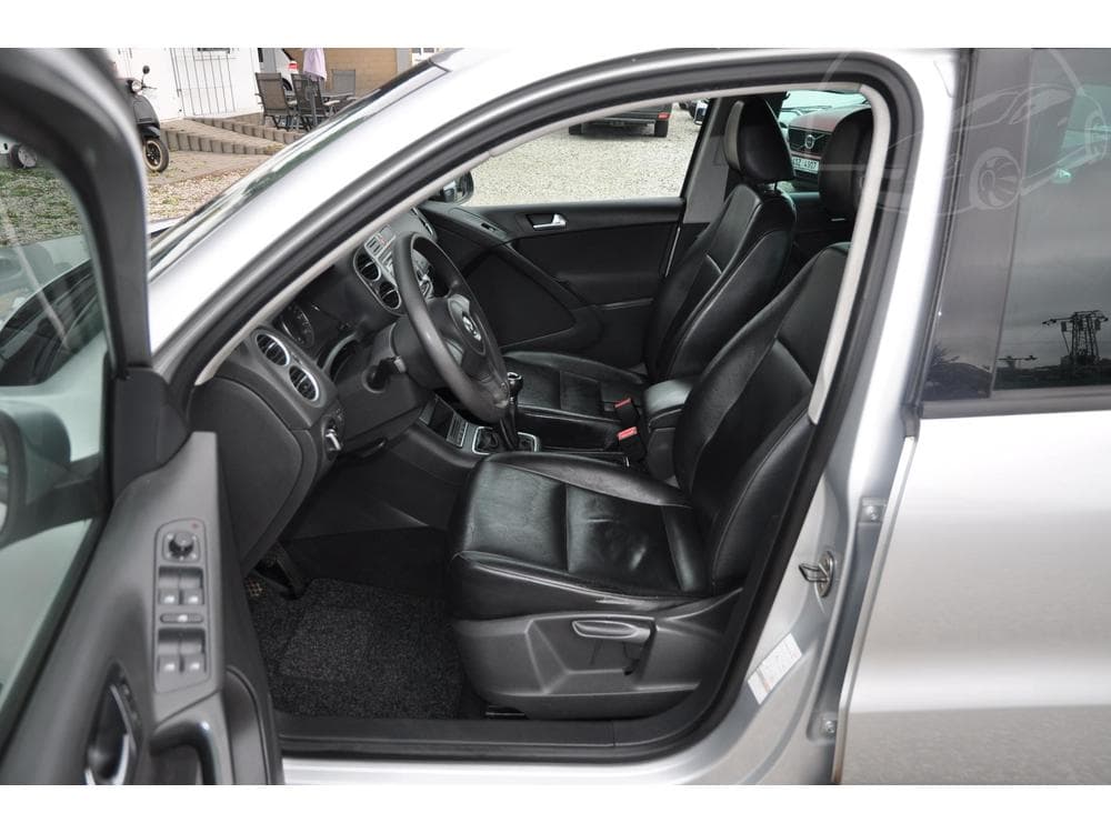 2011 Volkswagen TIGUAN - 6