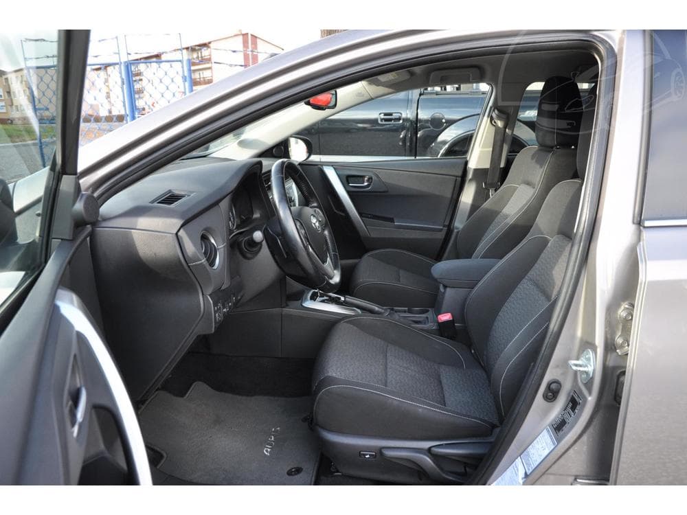 2015 Toyota Auris - 6