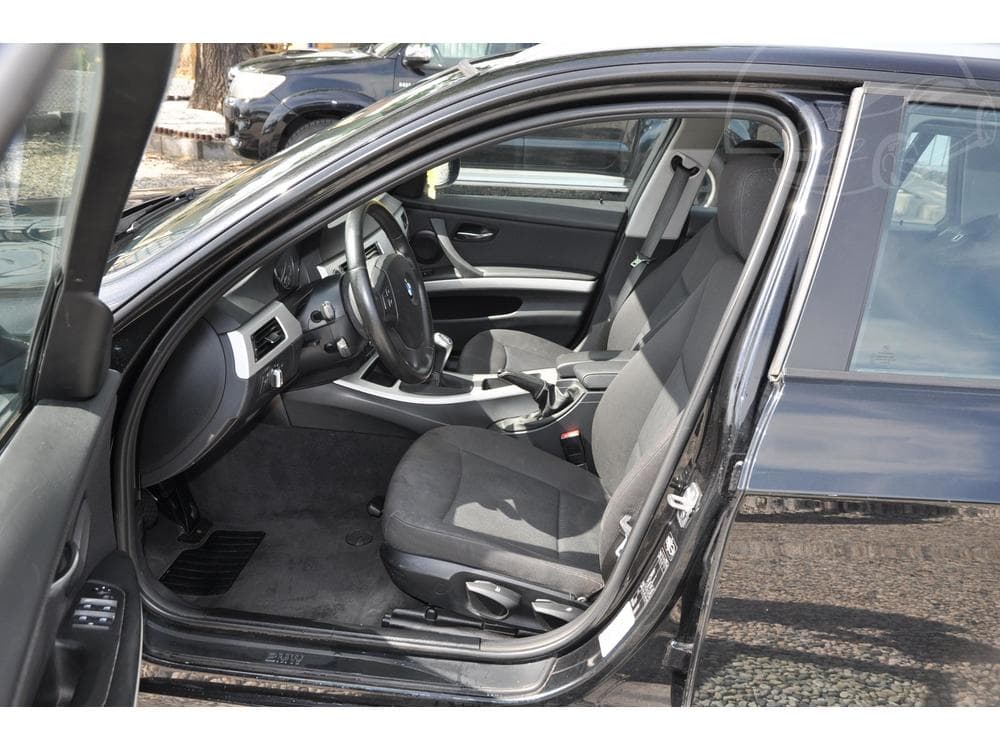 2012 BMW 3-SERIES - 11