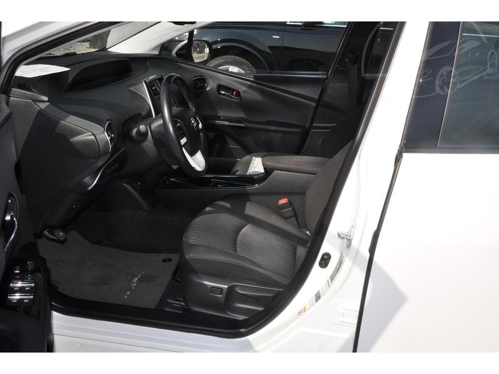 2019 Toyota Prius - 6