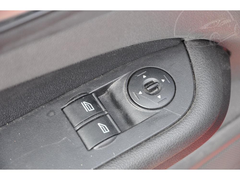 2005 Ford FOCUS - 7