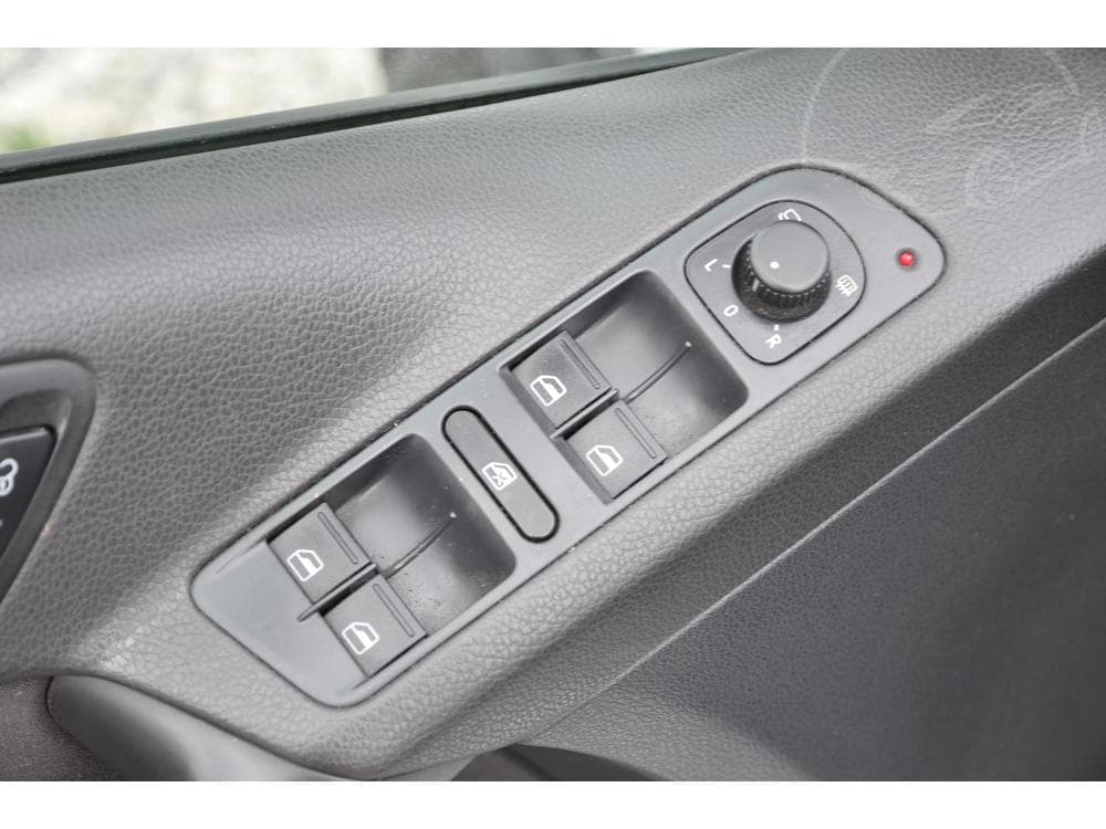 2011 Volkswagen TIGUAN - 7
