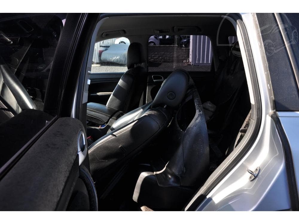 2004 Porsche CAYENNE - 8