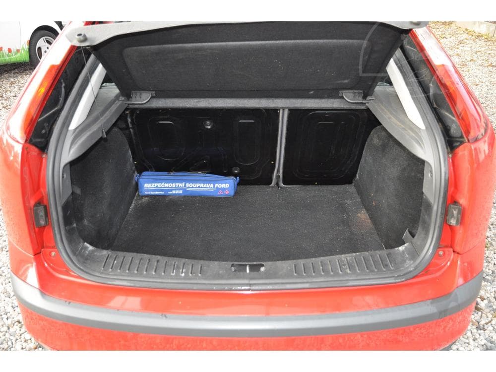2005 Ford FOCUS - 9