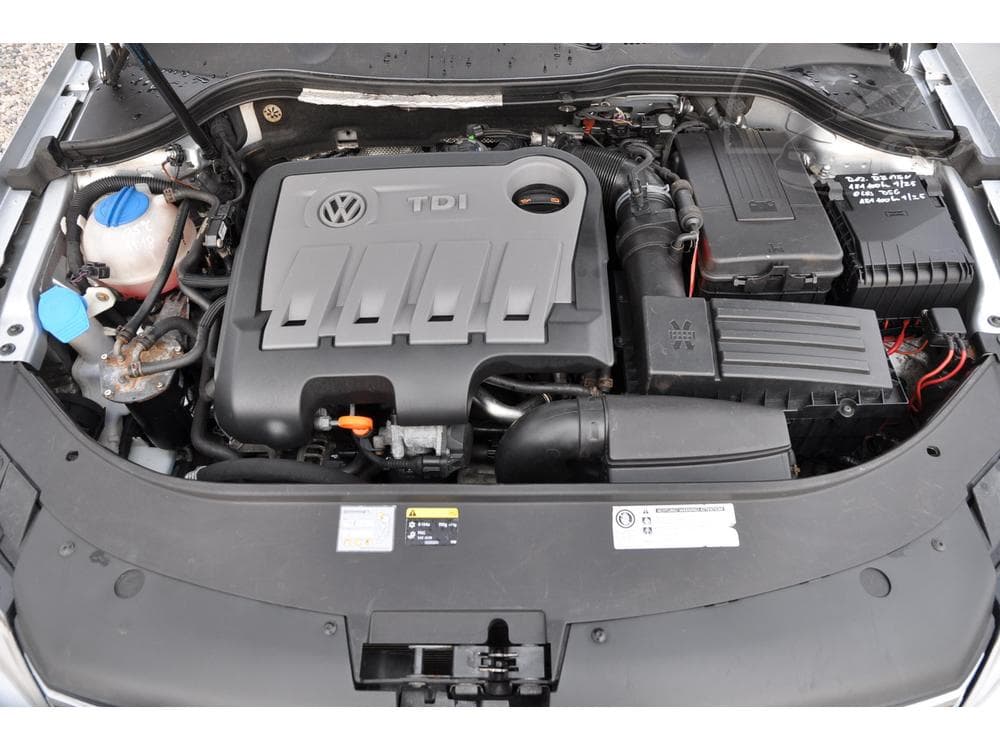2013 Volkswagen PASSAT - 9