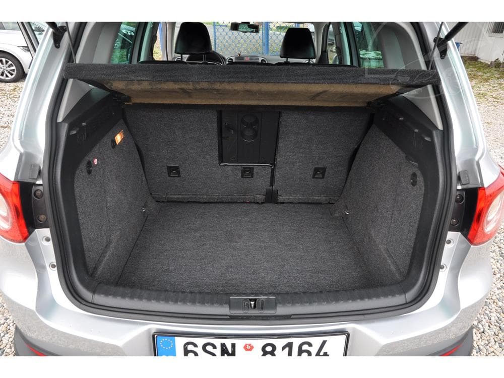 2011 Volkswagen TIGUAN - 9