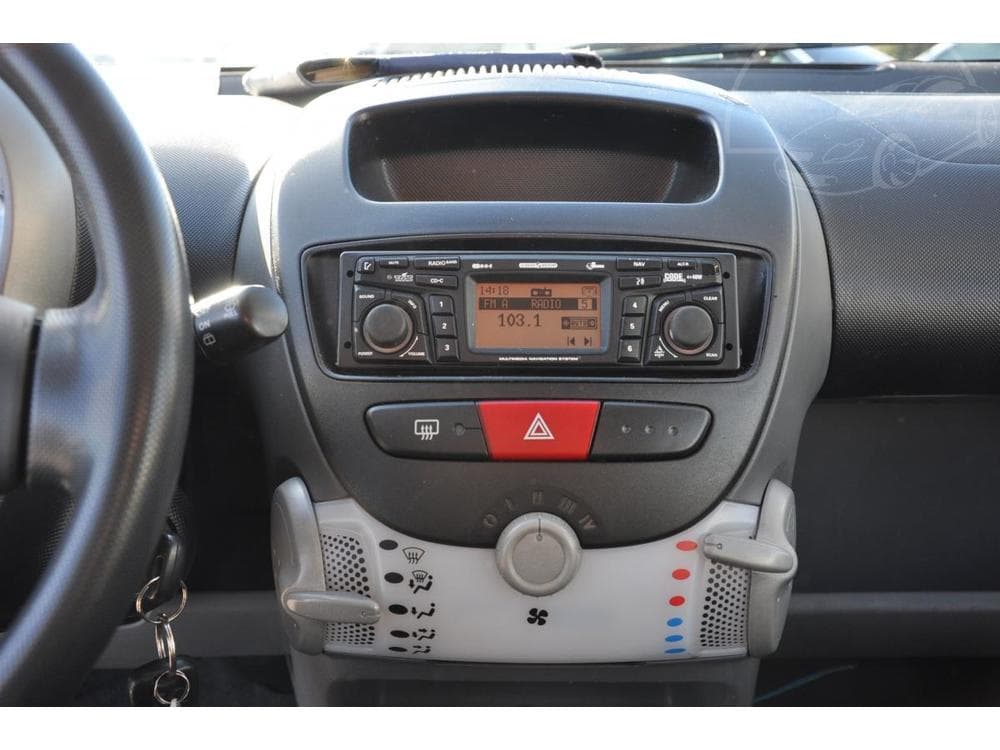 2011 Peugeot 107 - 10