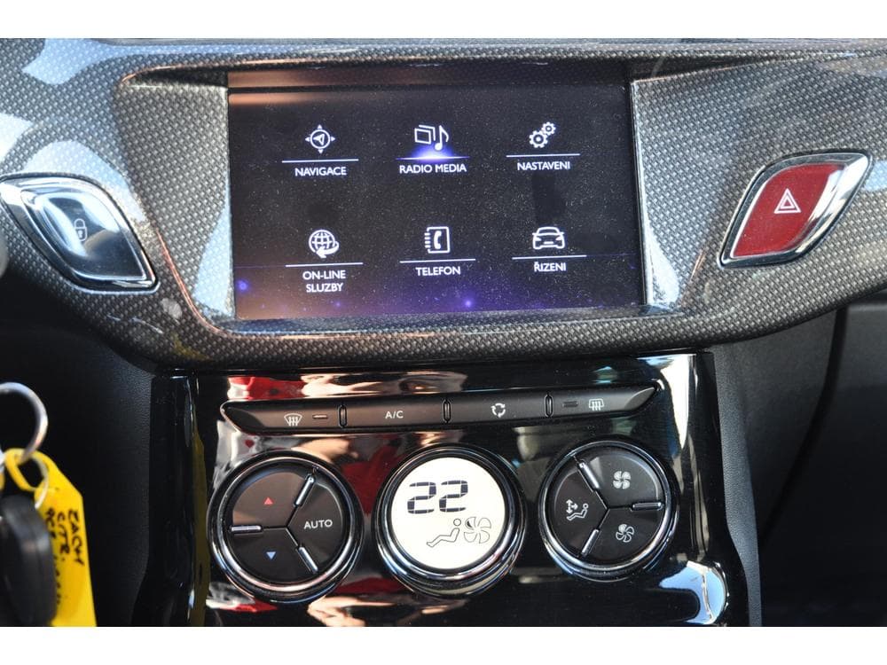 2016 Citroen DS3 - 11