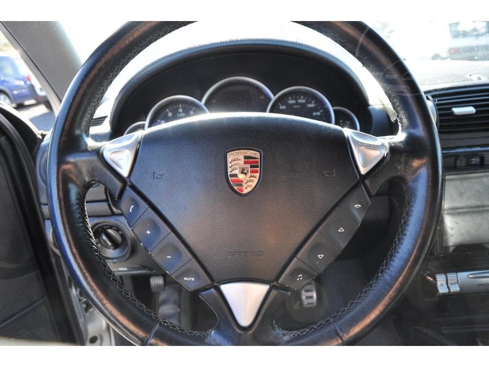 2004 Porsche CAYENNE - 11