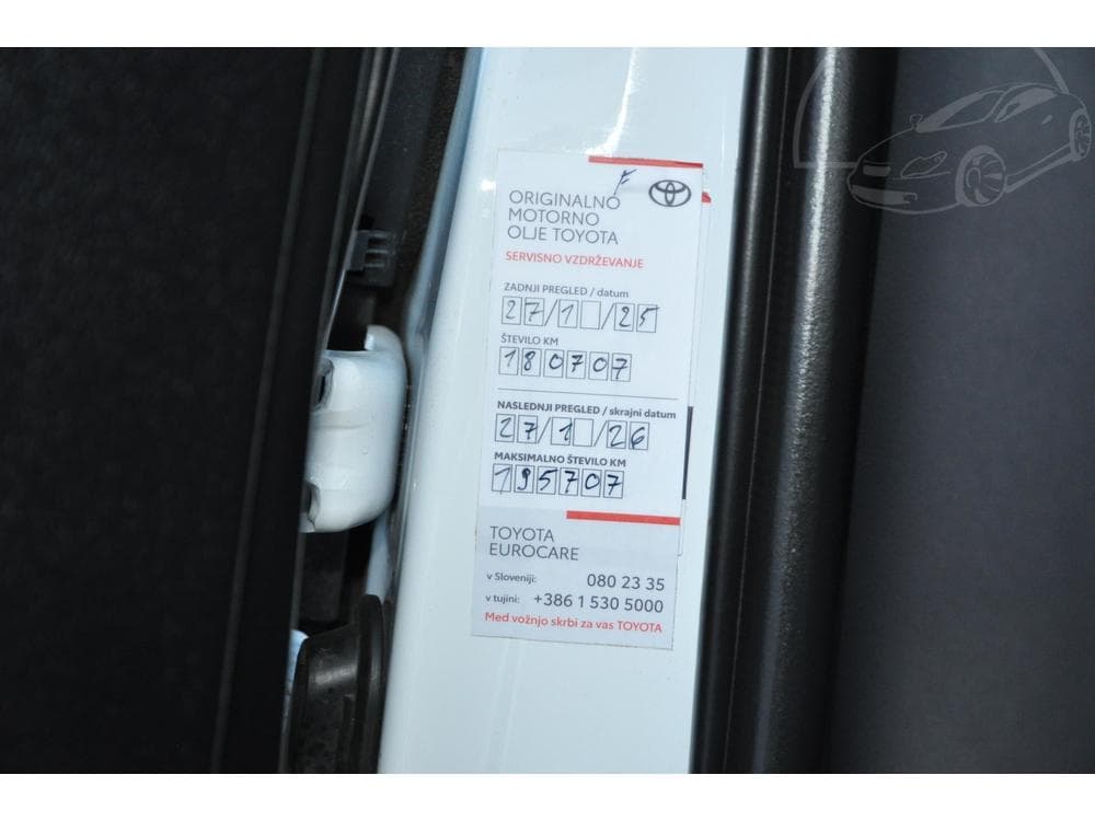 2019 Toyota Prius - 12