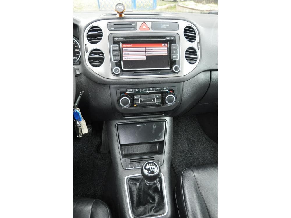 2011 Volkswagen TIGUAN - 14