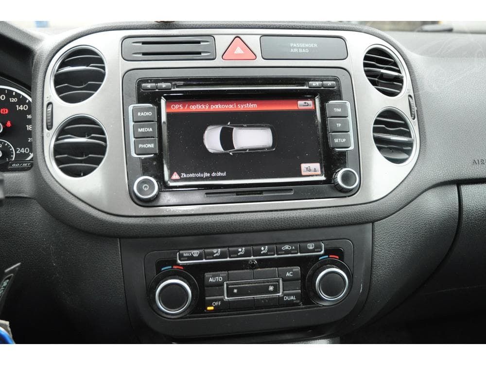 2011 Volkswagen TIGUAN - 15