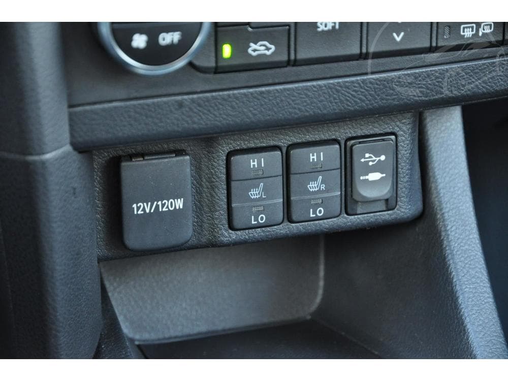 2015 Toyota Auris - 16