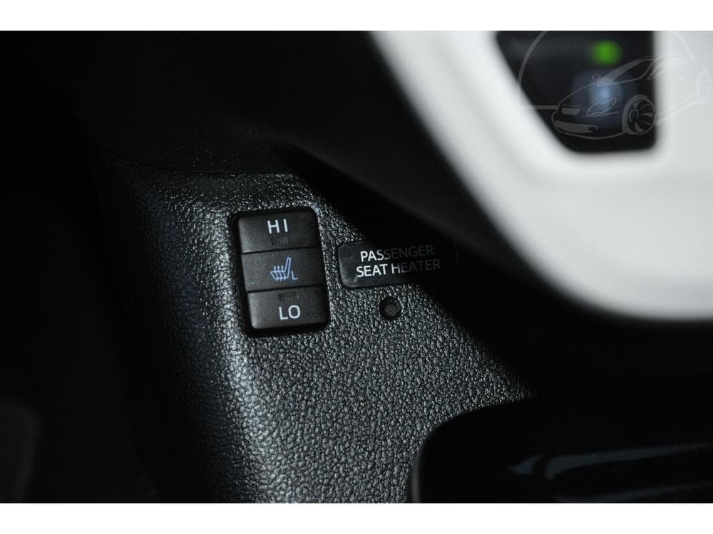 2019 Toyota Prius - 16