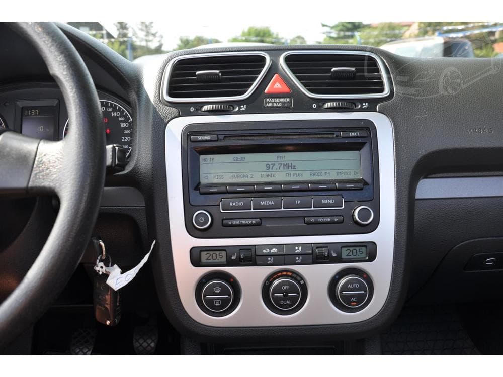 2009 Volkswagen Eos - 17