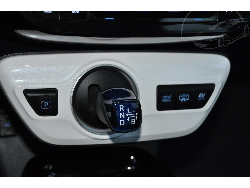 2019 Toyota Prius - 18