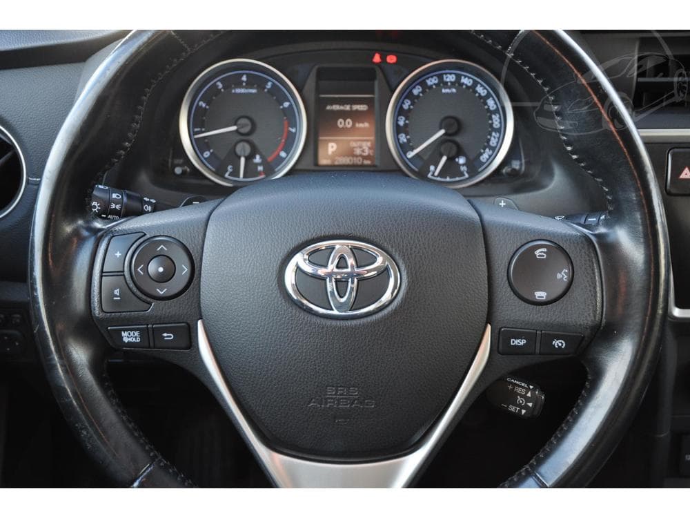 2015 Toyota Auris - 19