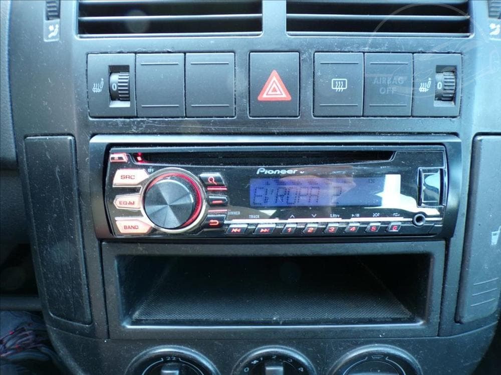 2002 Volkswagen POLO - 9