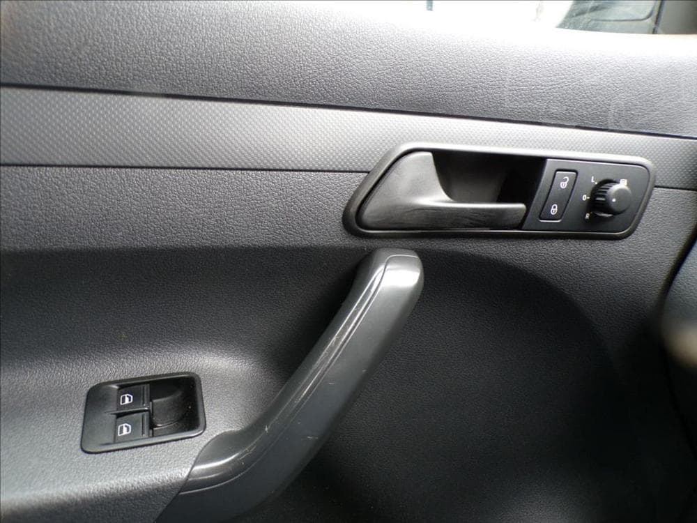 2012 Volkswagen Caddy - 11