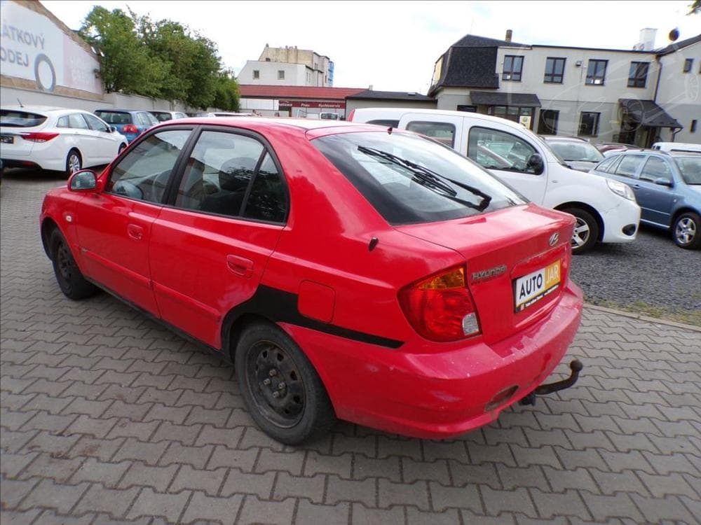 2005 Hyundai ACCENT - 10