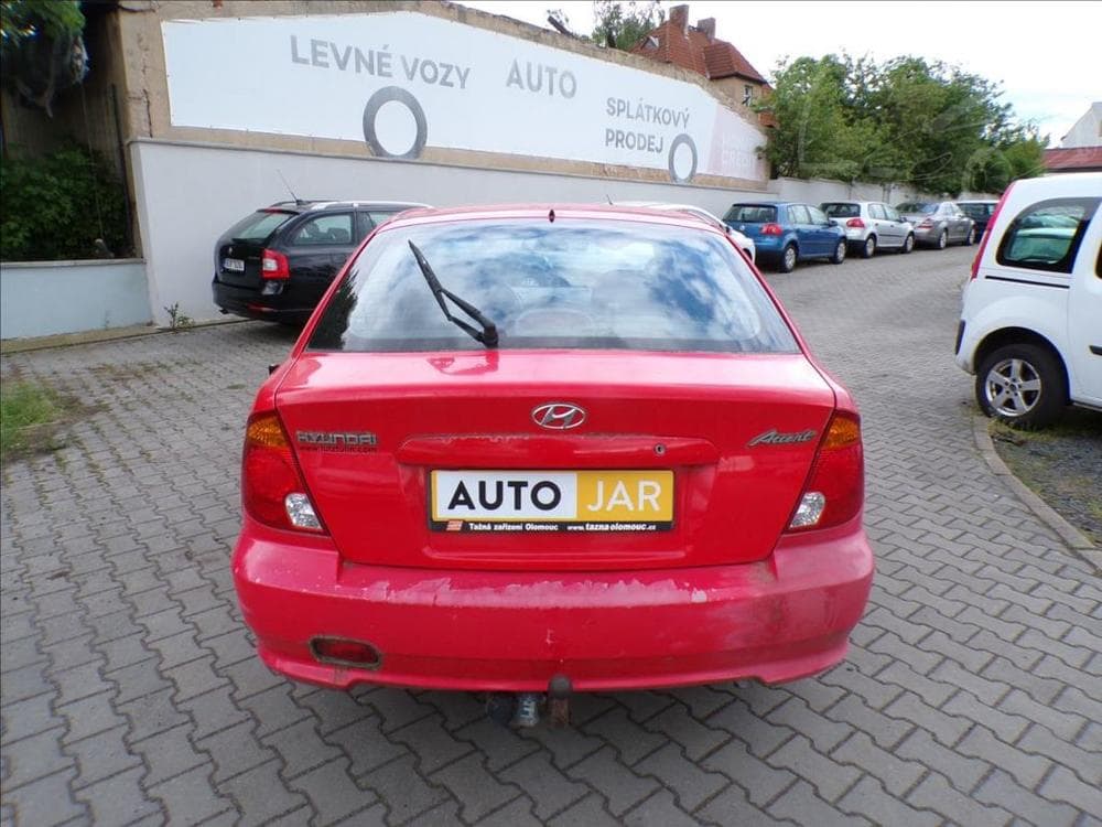 2005 Hyundai ACCENT - 16