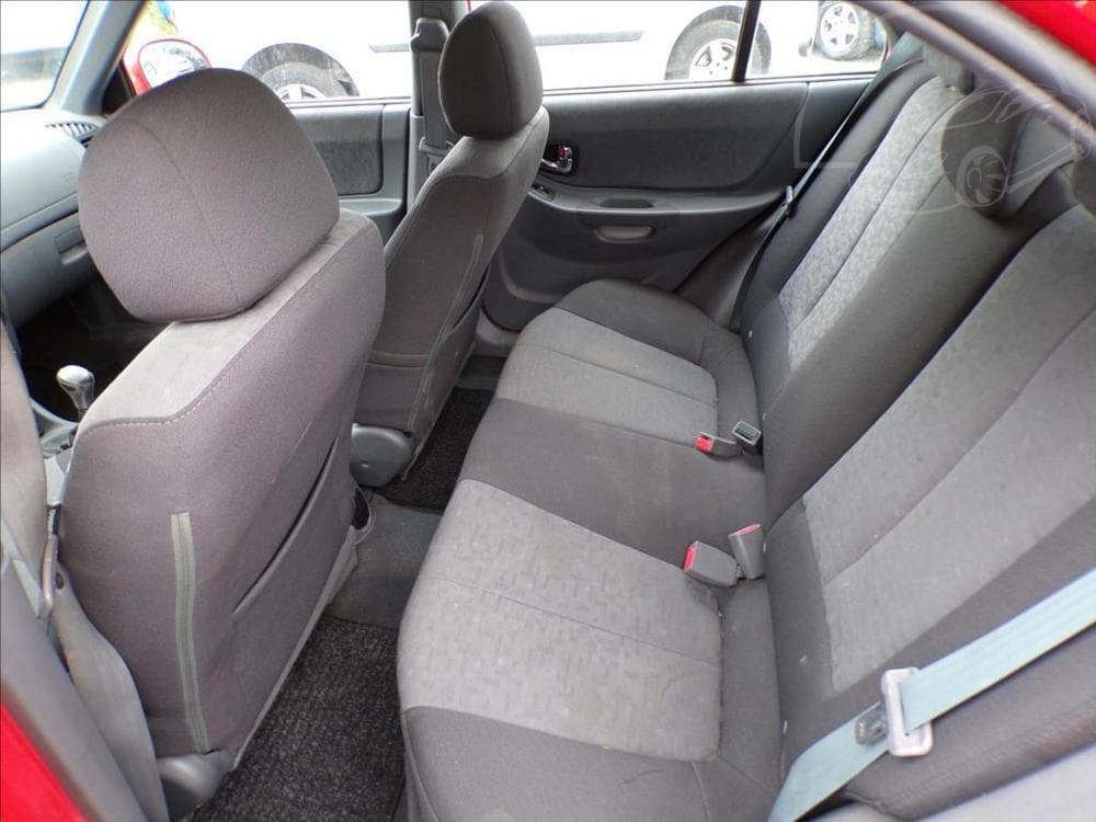 2005 Hyundai ACCENT - 34