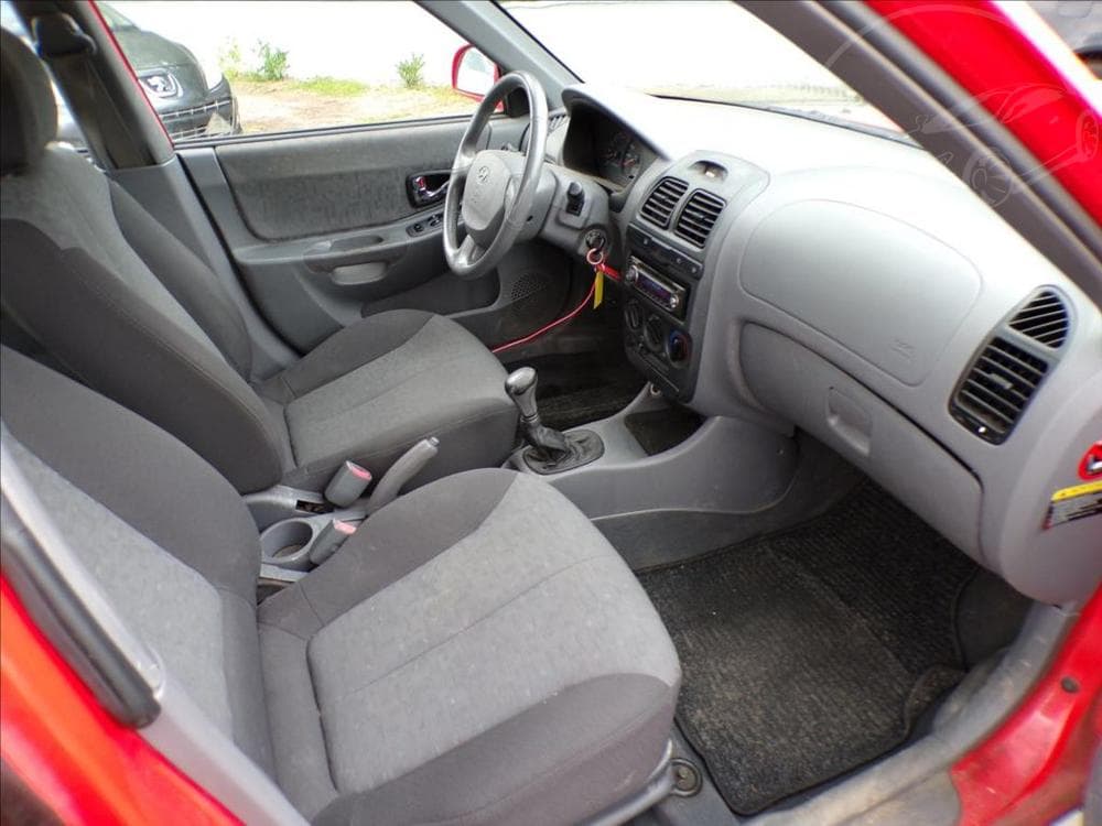 2005 Hyundai ACCENT - 43