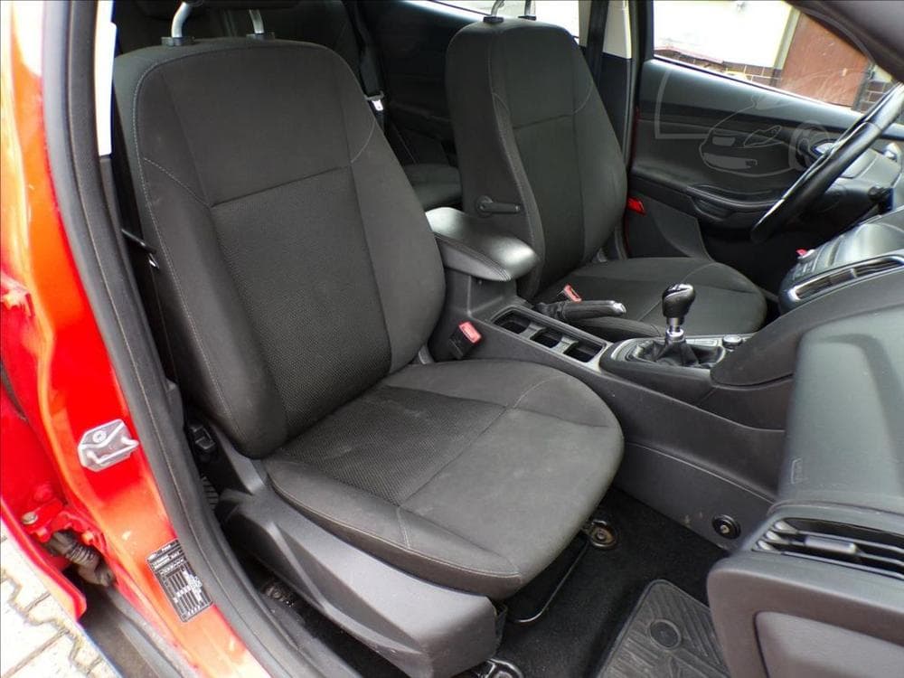 2018 Ford FOCUS - 18